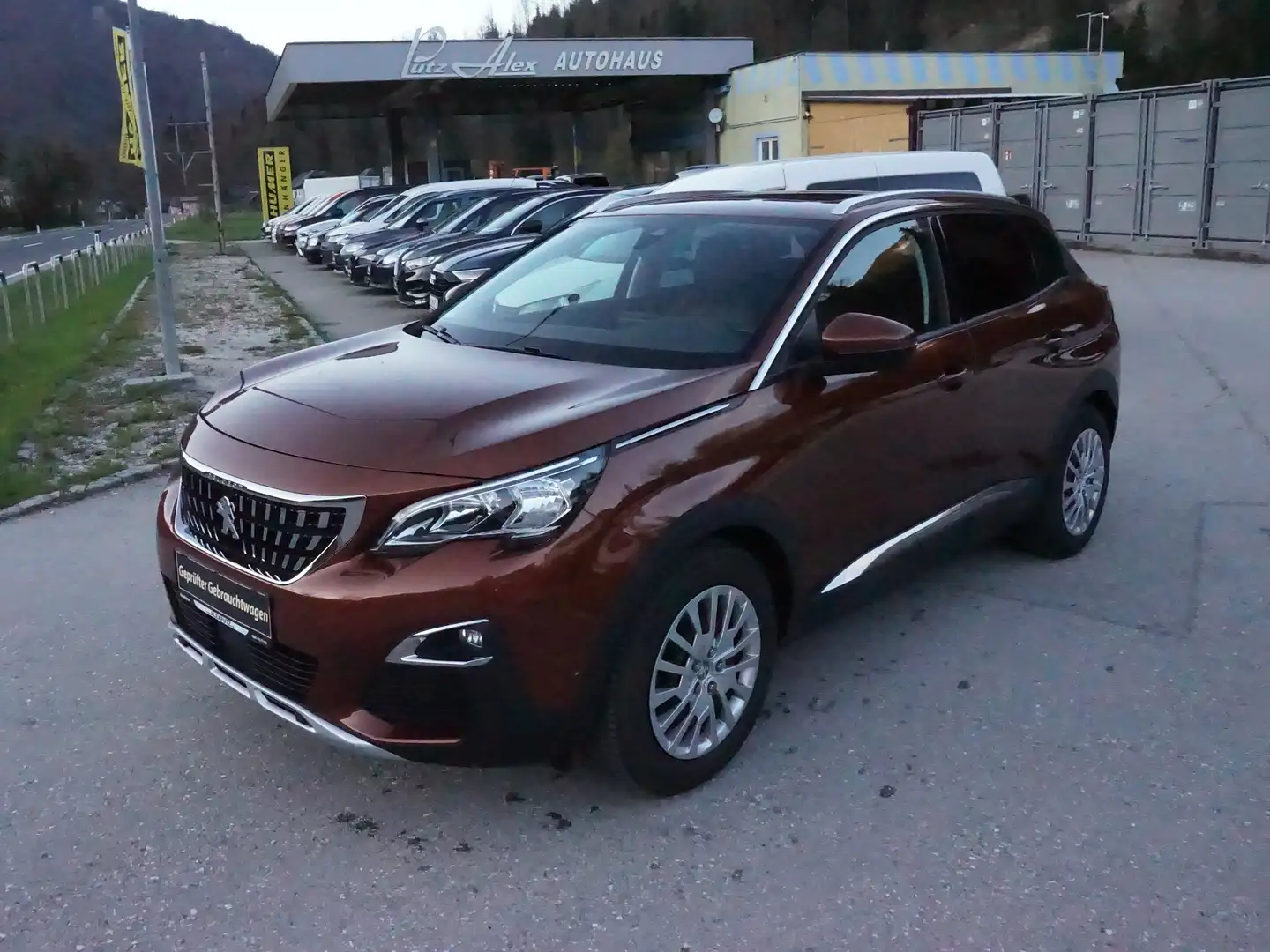 Peugeot 3008 Allure Marrón - 1