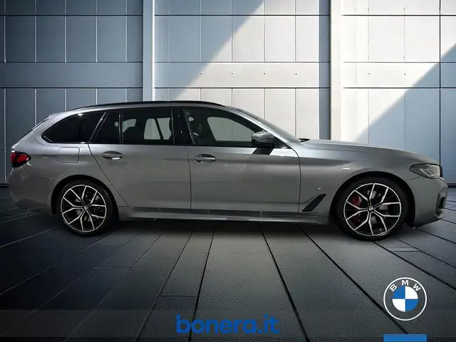 BMW 5 Series view 5