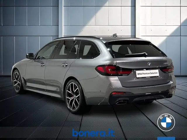 BMW 5 Series view 8