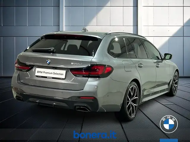 BMW 5 Series view 6
