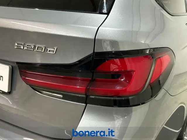 BMW 5 Series view 11