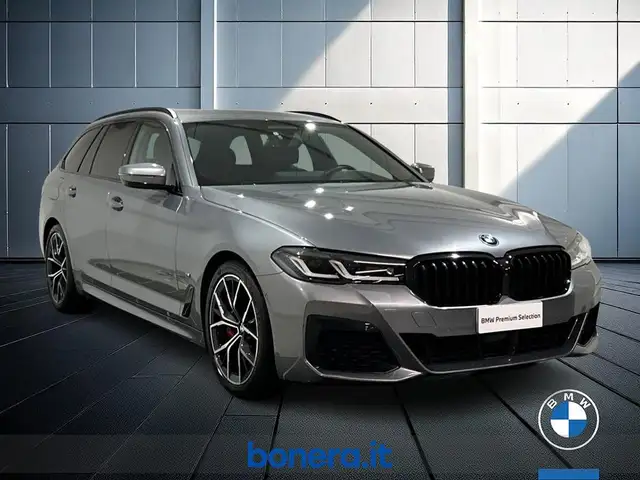 BMW 5 Series view 4