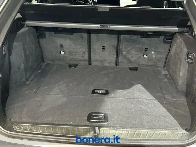 BMW 5 Series view 13