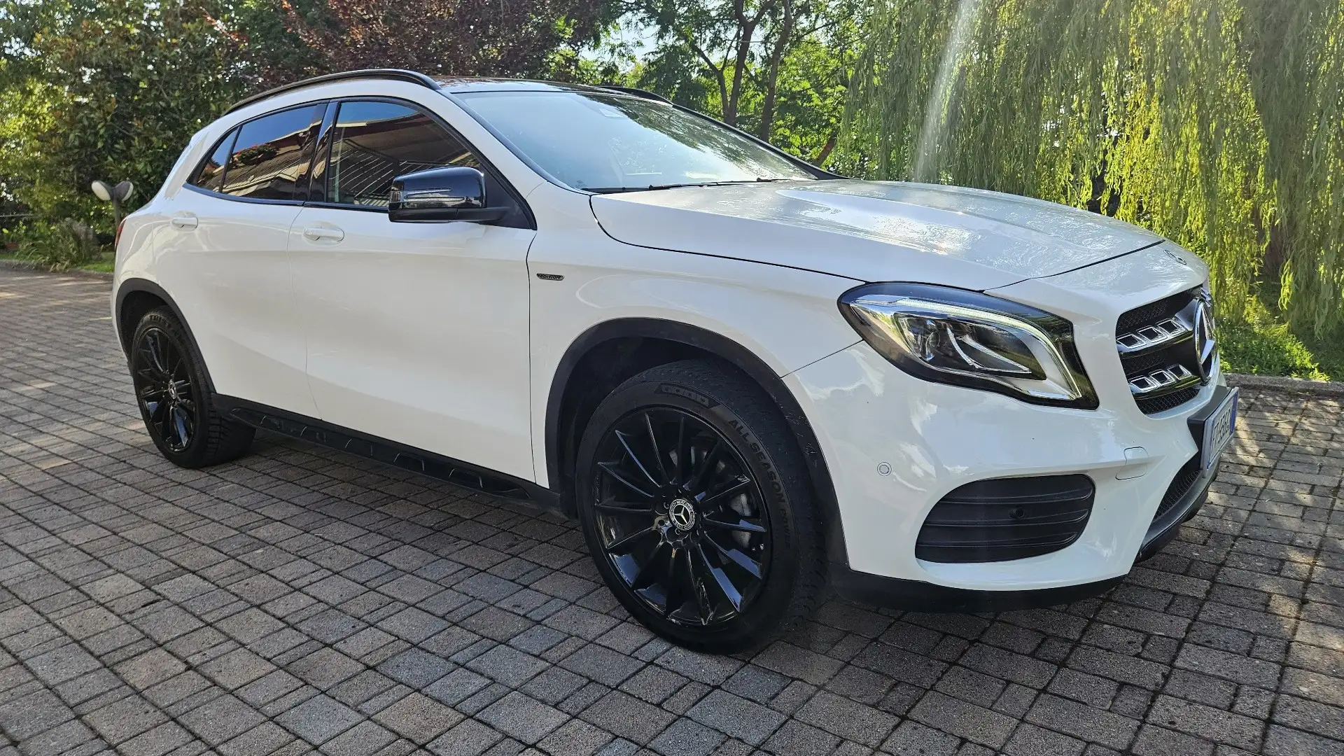 Mercedes-Benz GLA 200 d Night Edition 4matic auto - 1