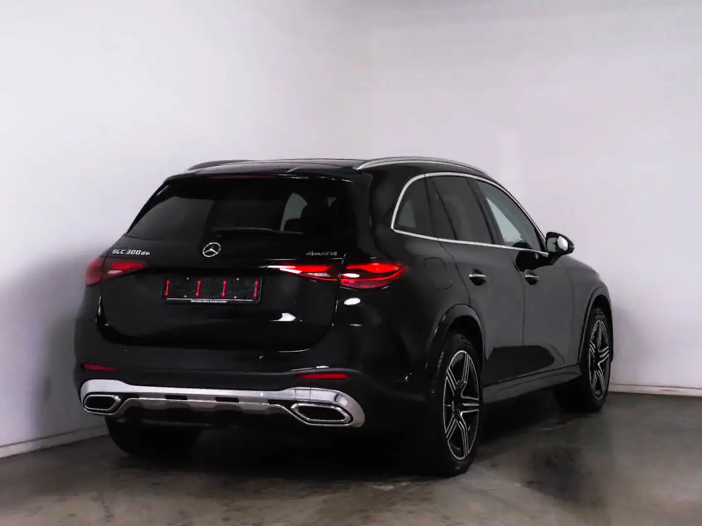 Mercedes-Benz GLC 300 300 de 4MATIC Pack AMG Pano Burmester Schwarz - 2