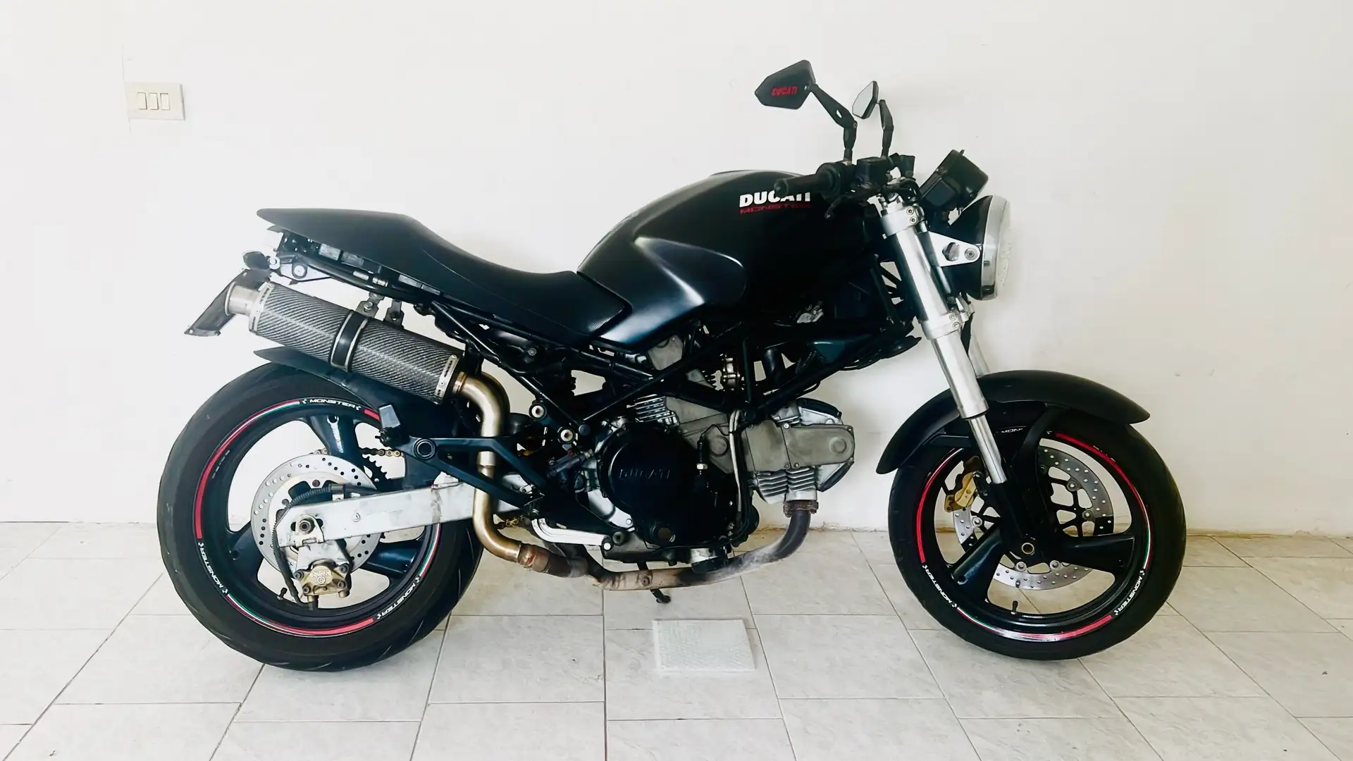 Ducati Monster 600 Noir - 1