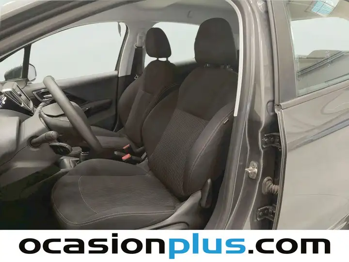 Peugeot 208 2018, foto 10