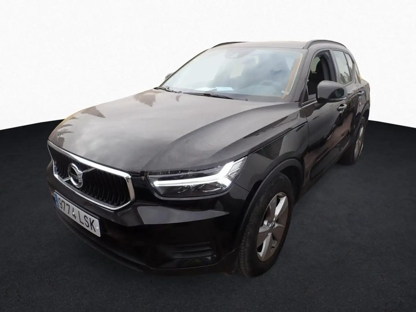 Volvo XC40 T2 Momentum Core Negro - 1