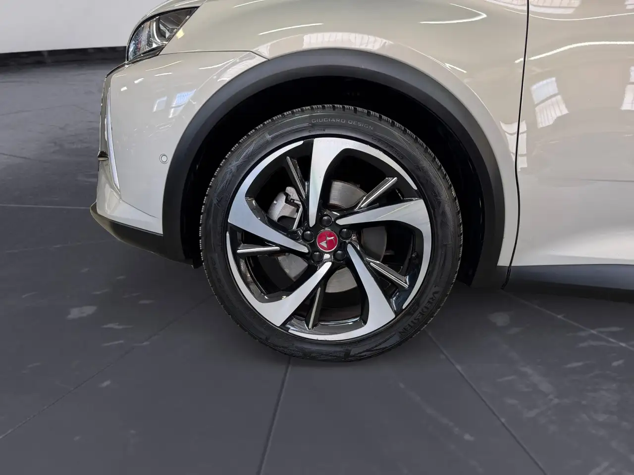 DS Automobiles DS 7 Crossback 2023 — фото 15