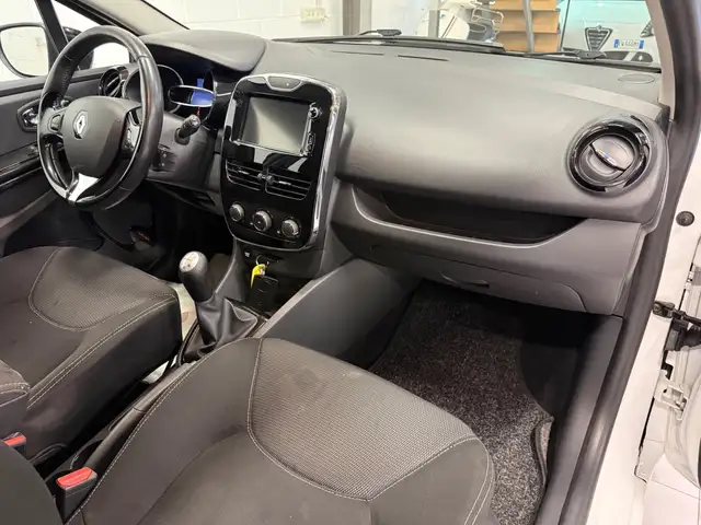 Renault Clio view 13