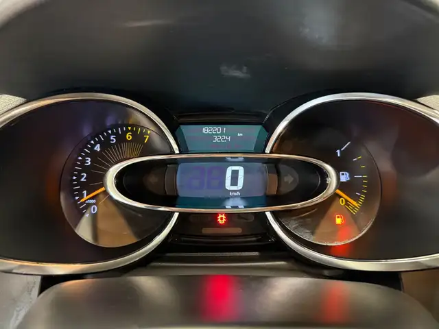 Renault Clio view 9