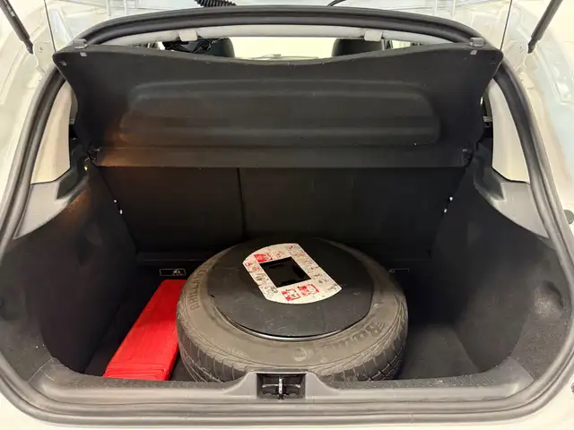 Renault Clio view 15