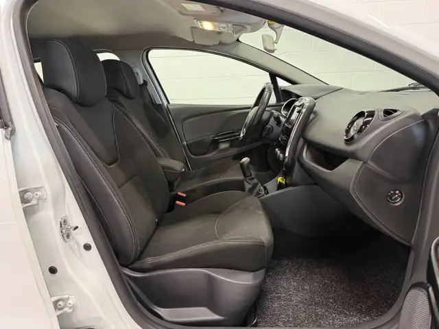 Renault Clio view 12