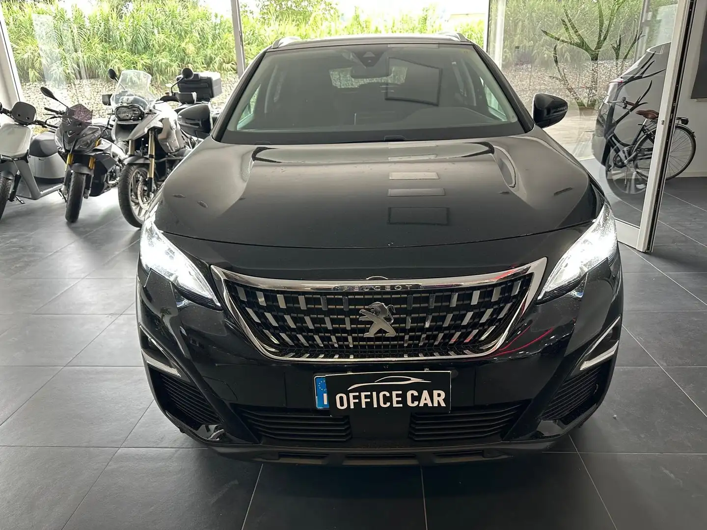 Peugeot 3008 1.5 bluehdi 130 cv Schwarz - 2