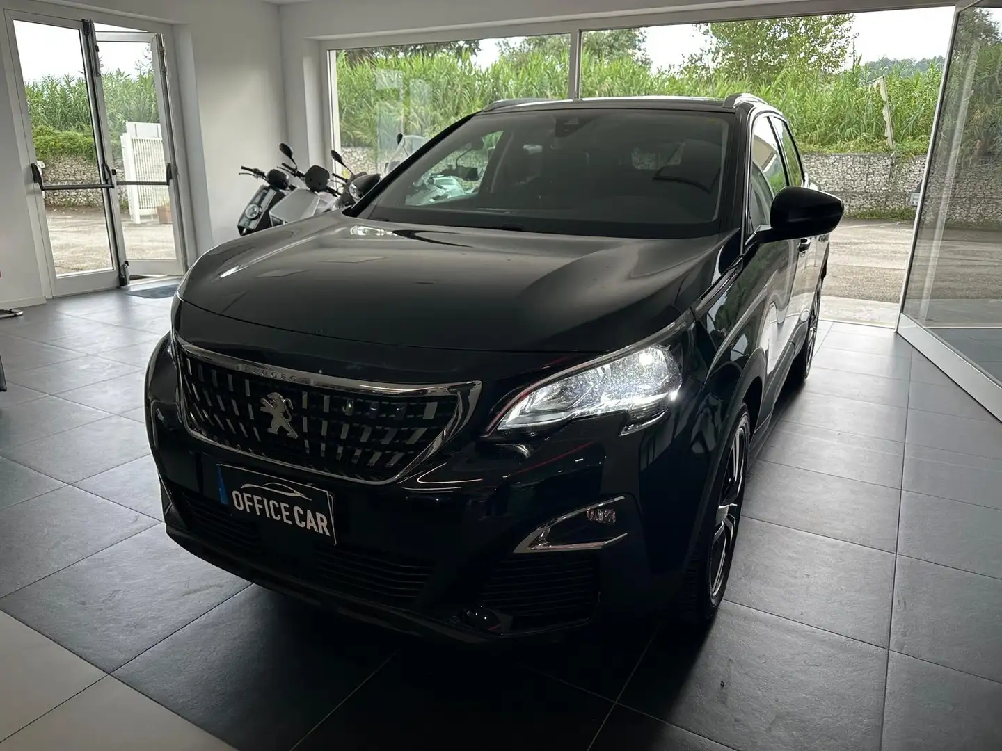 Peugeot 3008 1.5 bluehdi 130 cv Schwarz - 1