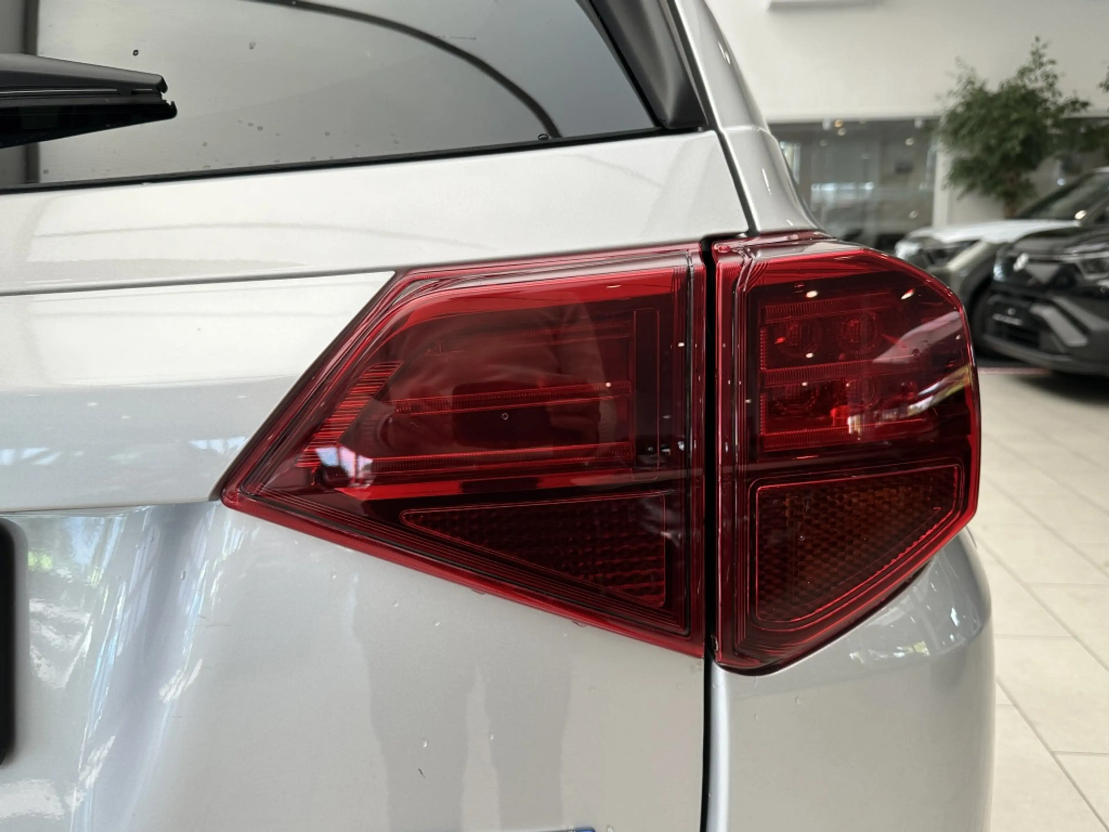 Suzuki Vitara 1.4 Boosterjet Hybride Select [ CAMERA I ADAPTIEVE — photo 22