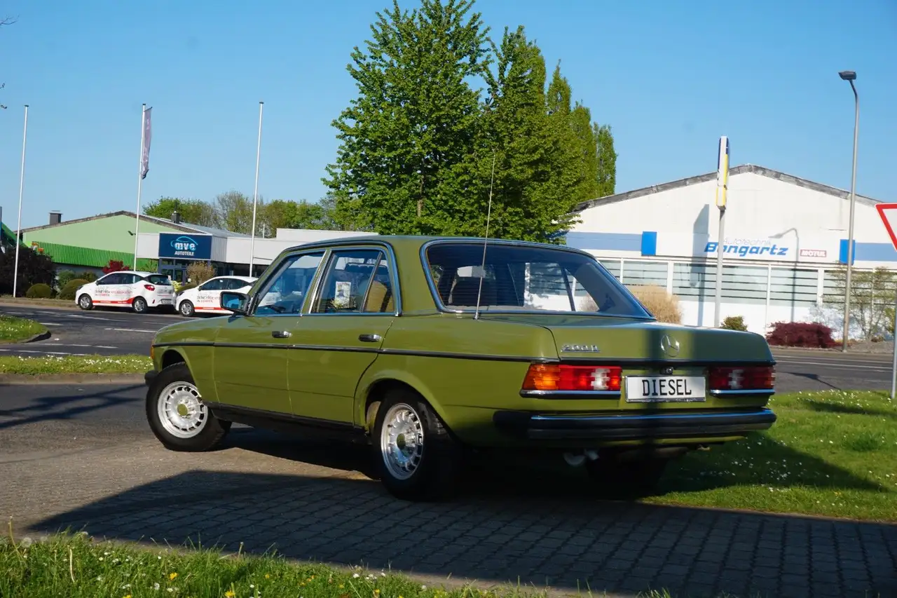 Mercedes-Benz 200 D*OLD TIMER*RADIO*SERVO*ORIGINAL ZUSTAND !!, foto 4