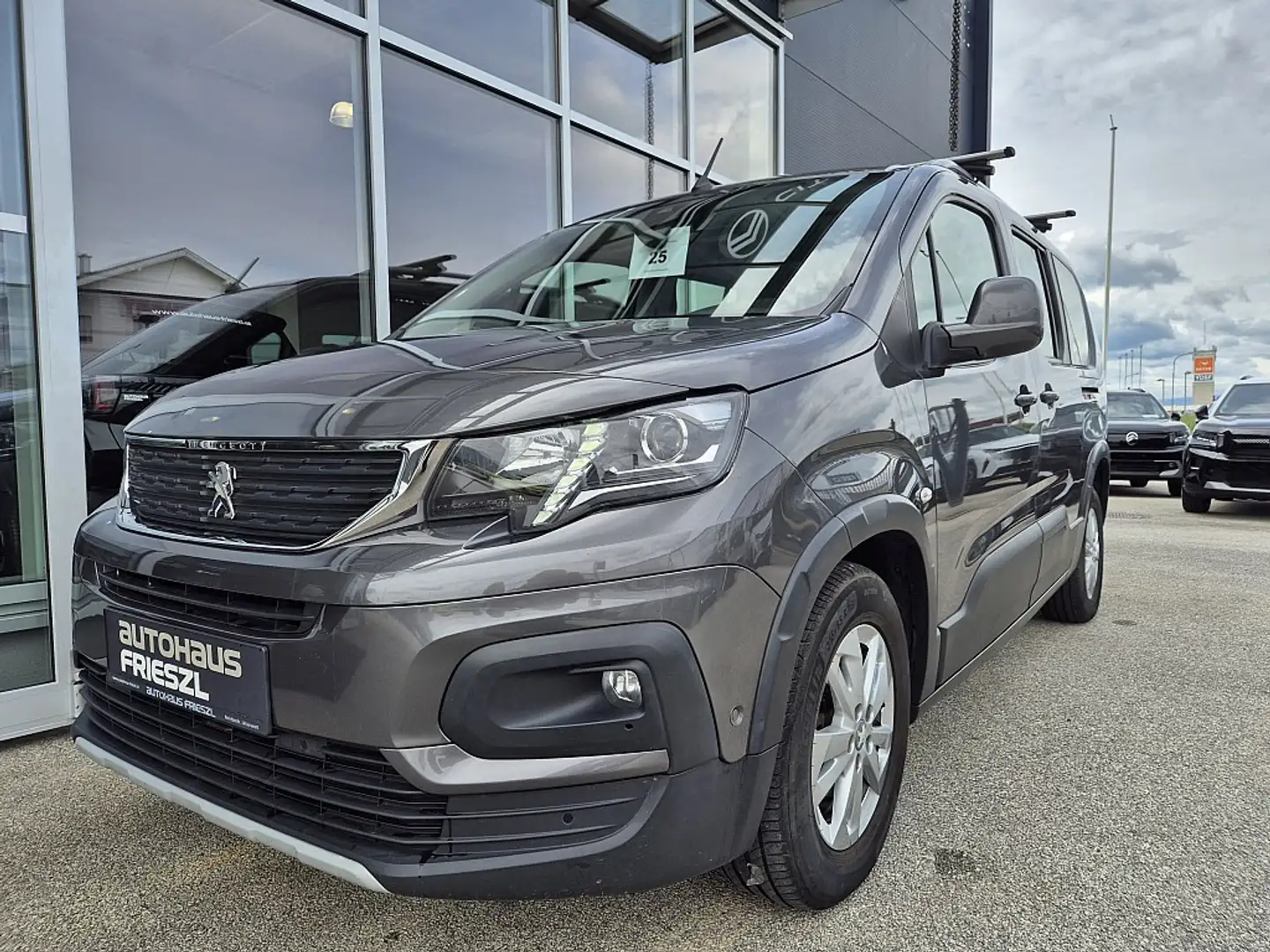 Peugeot Rifter 1,5 BlueHDI 130 S&S Allure Lang 7-SITZER Grau - 1