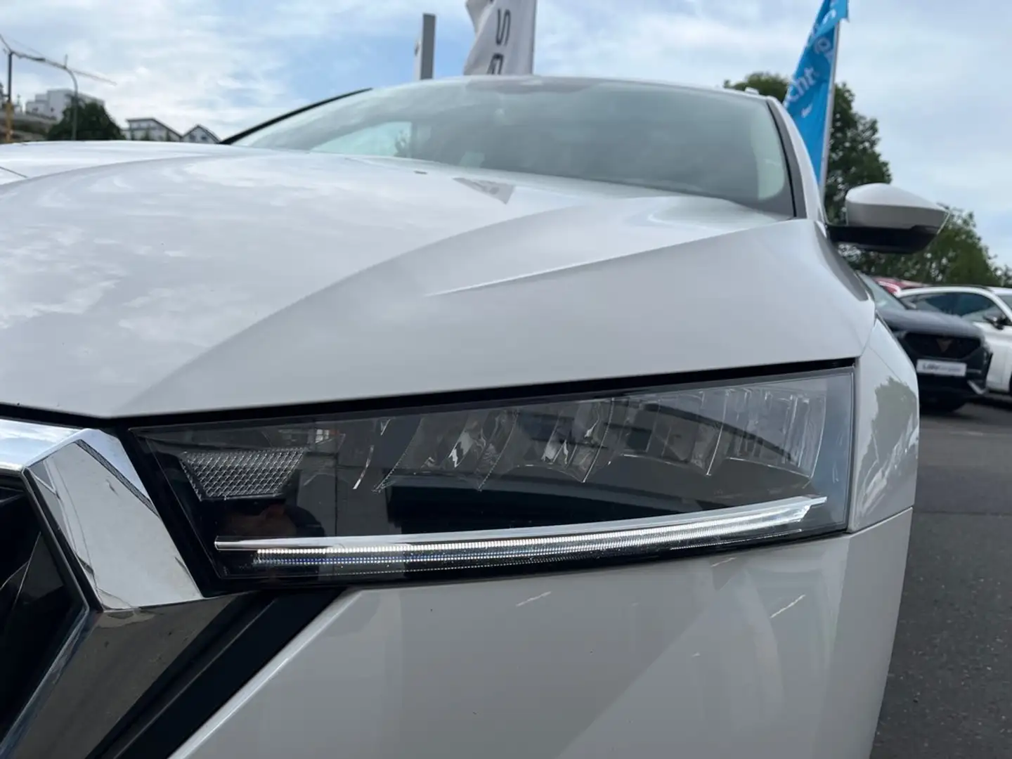 Skoda Octavia Combi 2,0 TDI DSG Weiß - 2