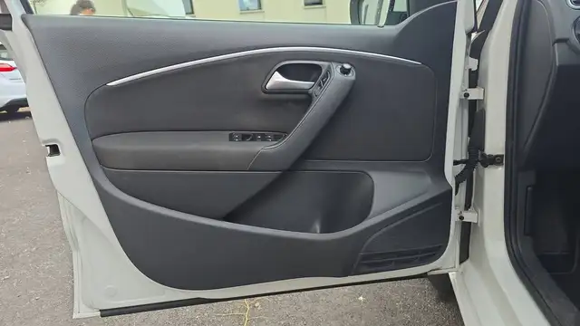 Volkswagen Polo view 7