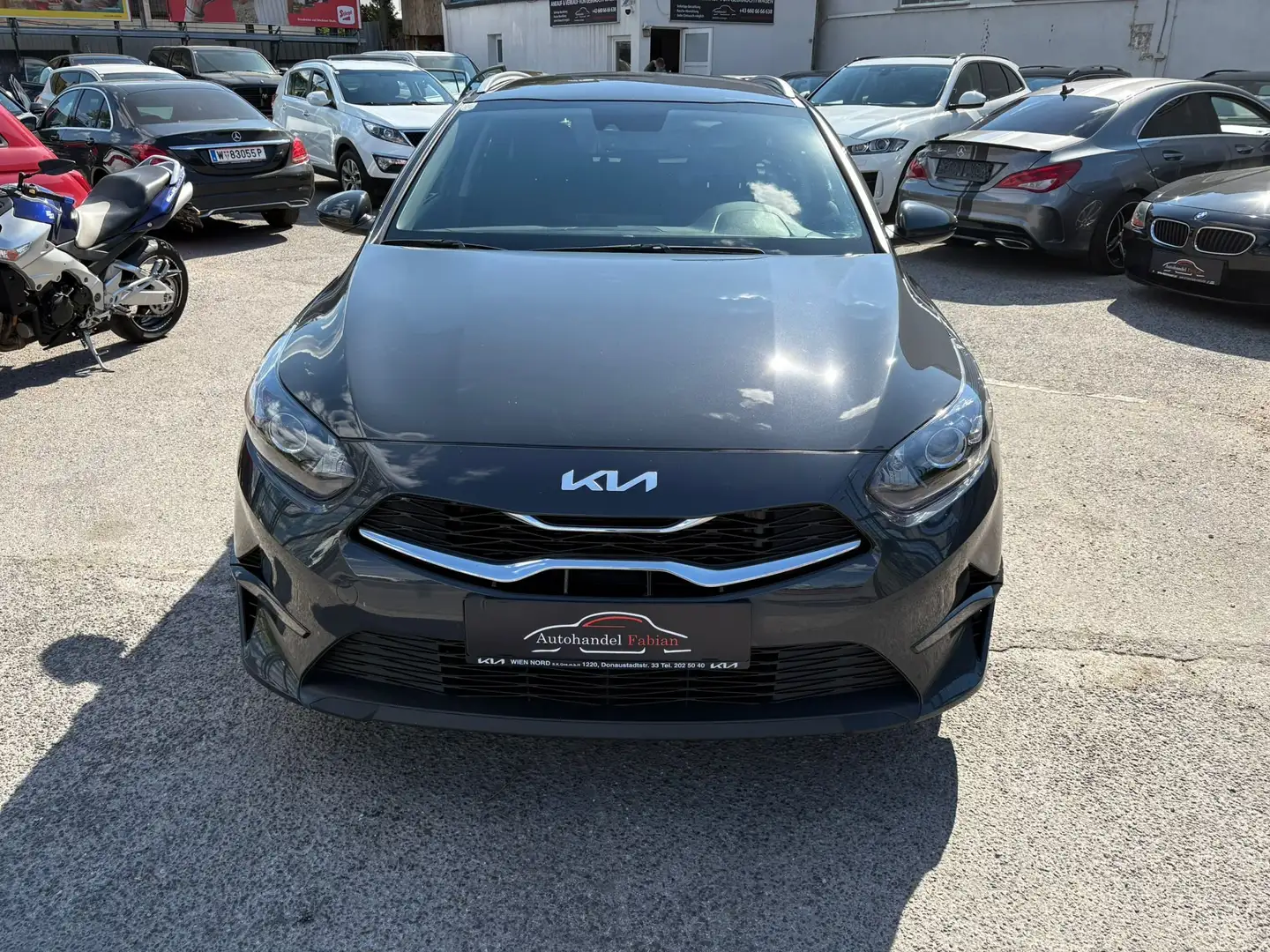 Kia Ceed SW / cee'd SW 1,5 TGDI Silber mit Kamera Sitzheizung Navi Silber - 2