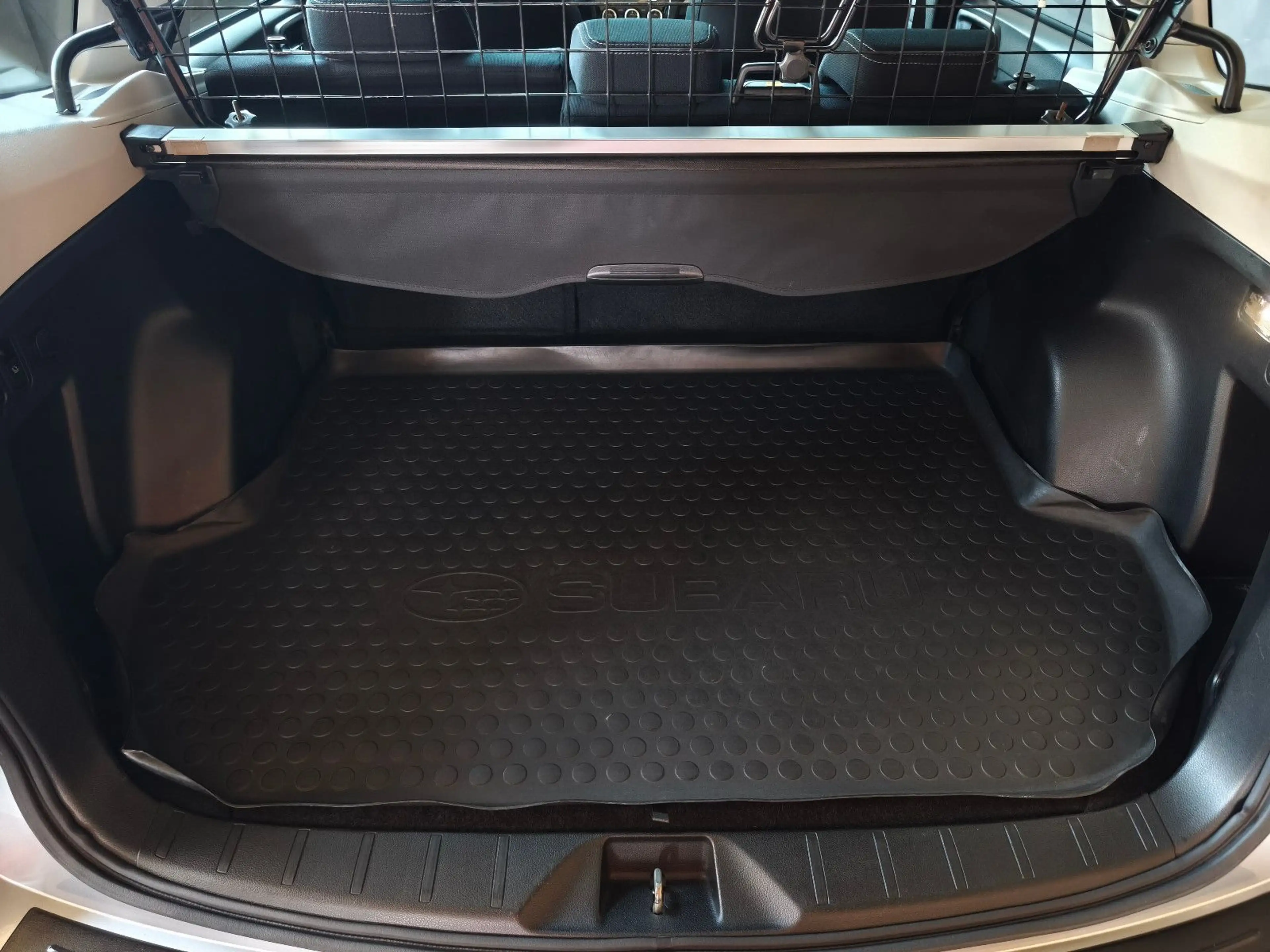Subaru Forester 2.0d  Exclusive 1.Hand — photo 19