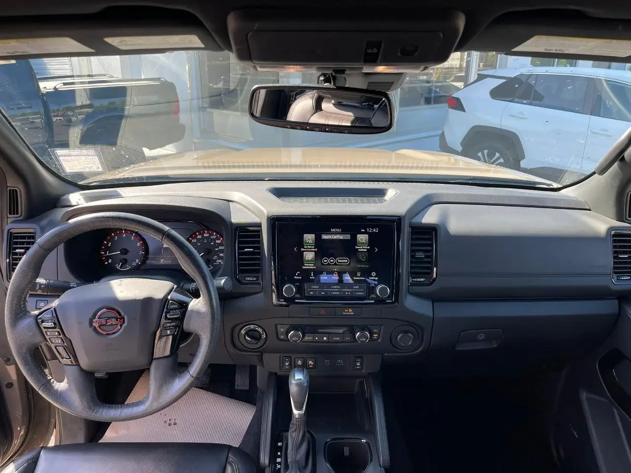 Nissan Frontier снимка Nissan Frontier