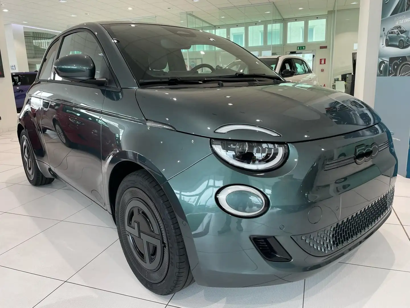 Fiat 500e Giorgio Armani Berlina 42 kWh - Pronta consegna Зелений - 2