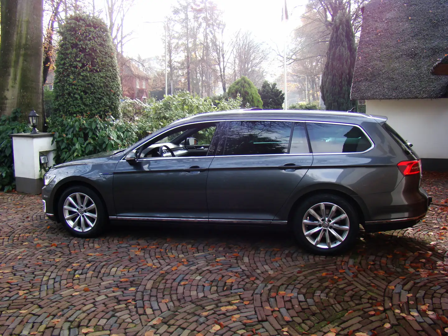 Volkswagen Passat Variant 1.4 TSI GTE Highline Grau - 1