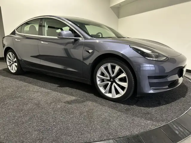 Tesla Model 3 Standard RWD Plus 60 kWh 19'' Velgen | € 16.500,00