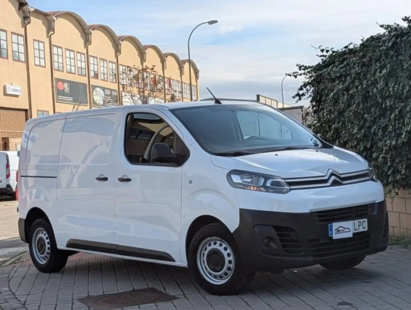 Citroen Jumpy Fg. BlueHDI Talla M S&S Control 120 Weiß - 1