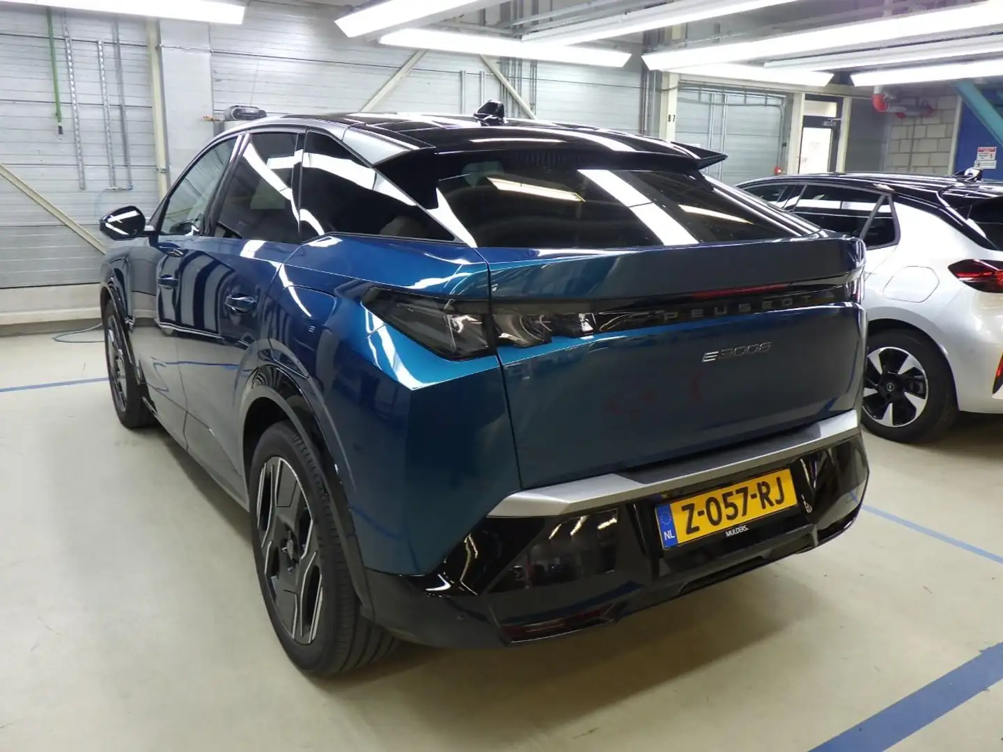 Peugeot 3008 e-3008 GT 73 kWh | 11 kW lader | Achterbank in del Blauw - 2