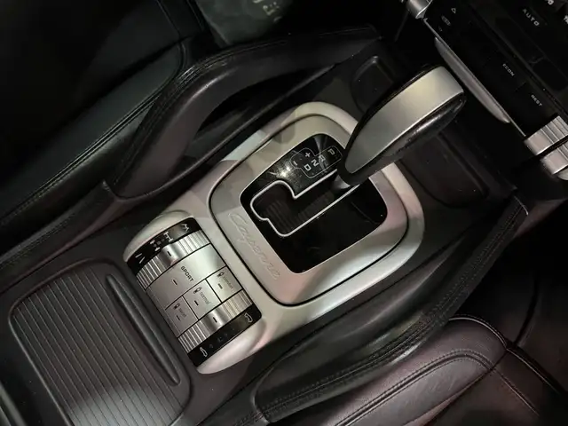 Porsche Cayenne view 15