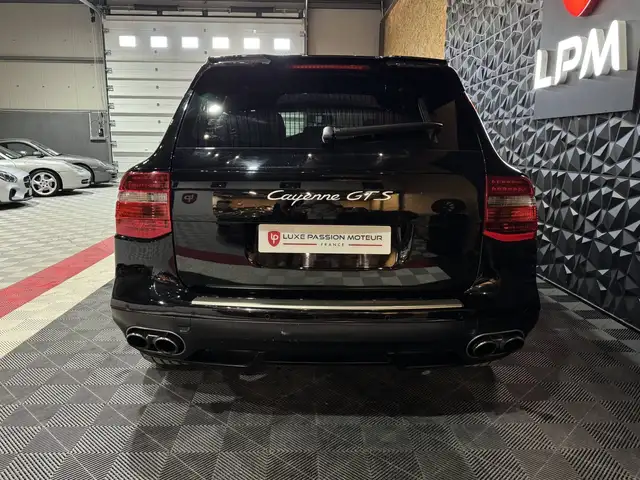 Porsche Cayenne view 5