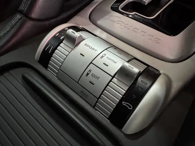 Porsche Cayenne view 16