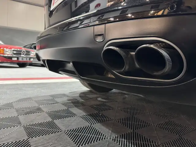 Porsche Cayenne view 8