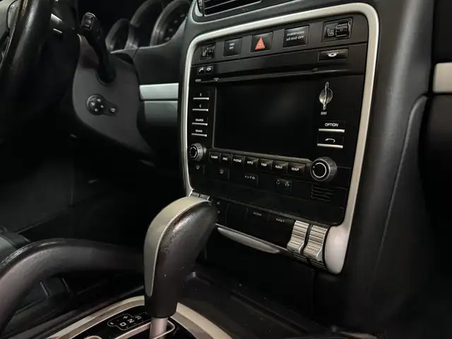 Porsche Cayenne view 14