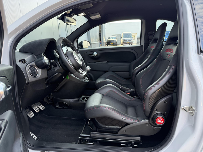 Abarth 595 1.4 T-Jet Esseesse 70th Anniversary BEATS | AKRA | — photo 10