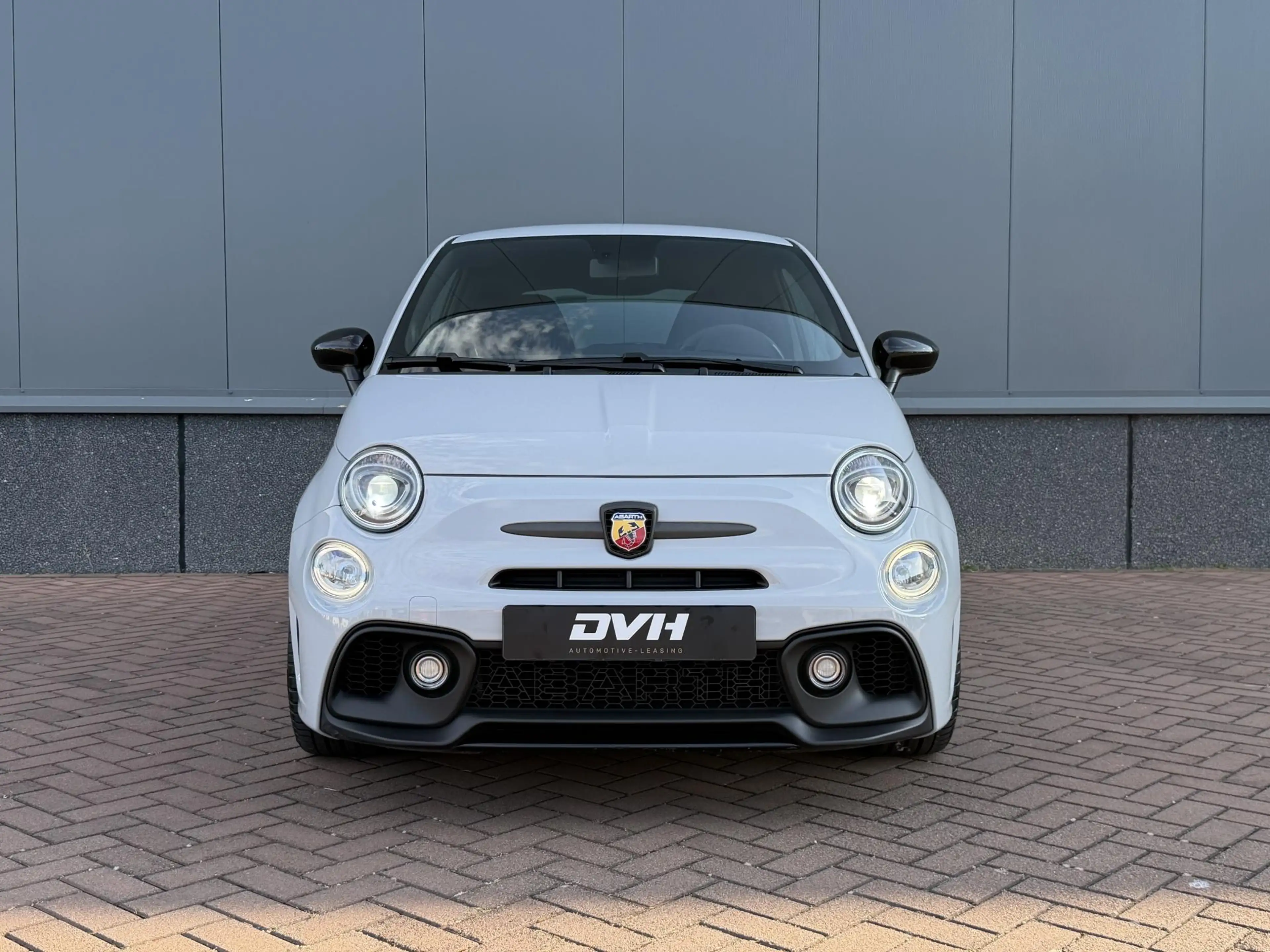 Abarth 595 1.4 T-Jet Esseesse 70th Anniversary BEATS | AKRA | — photo 2