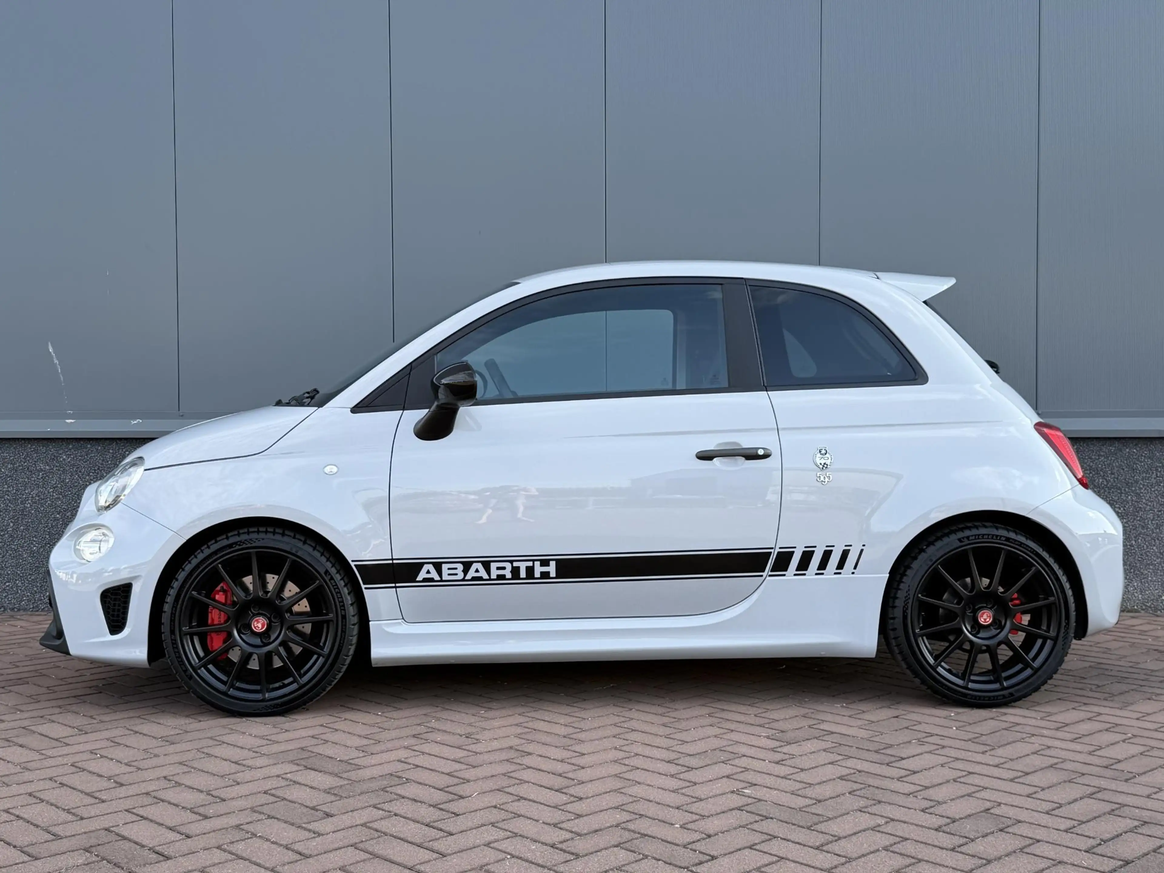 Abarth 595 1.4 T-Jet Esseesse 70th Anniversary BEATS | AKRA | — photo 7