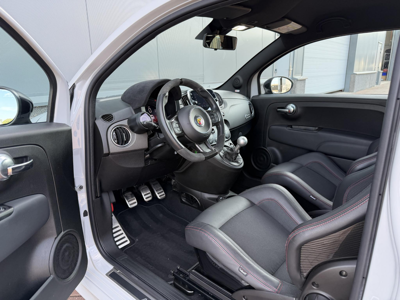 Abarth 595 1.4 T-Jet Esseesse 70th Anniversary BEATS | AKRA | — photo 9