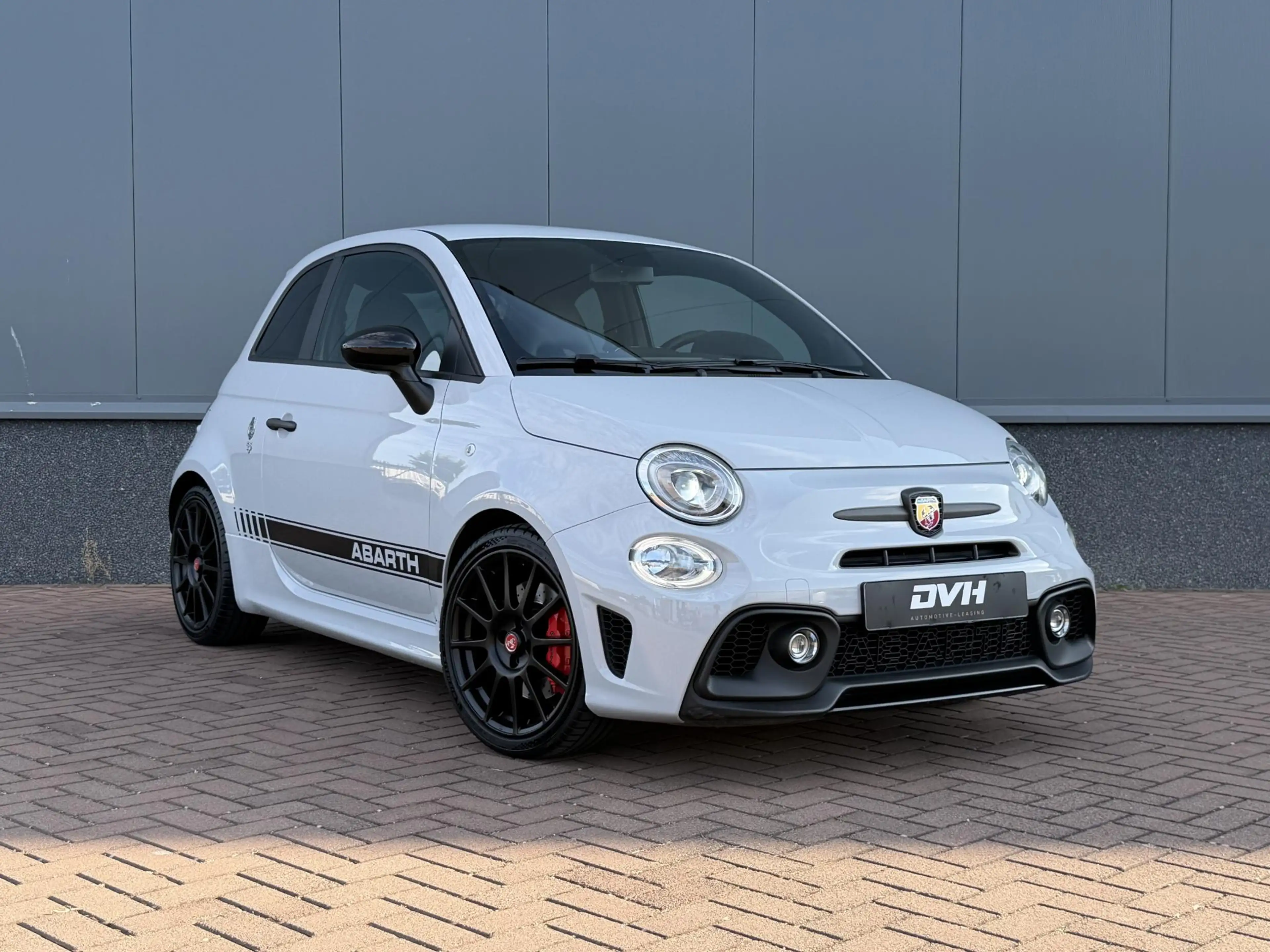 Abarth 595 1.4 T-Jet Esseesse 70th Anniversary BEATS | AKRA | — photo 3