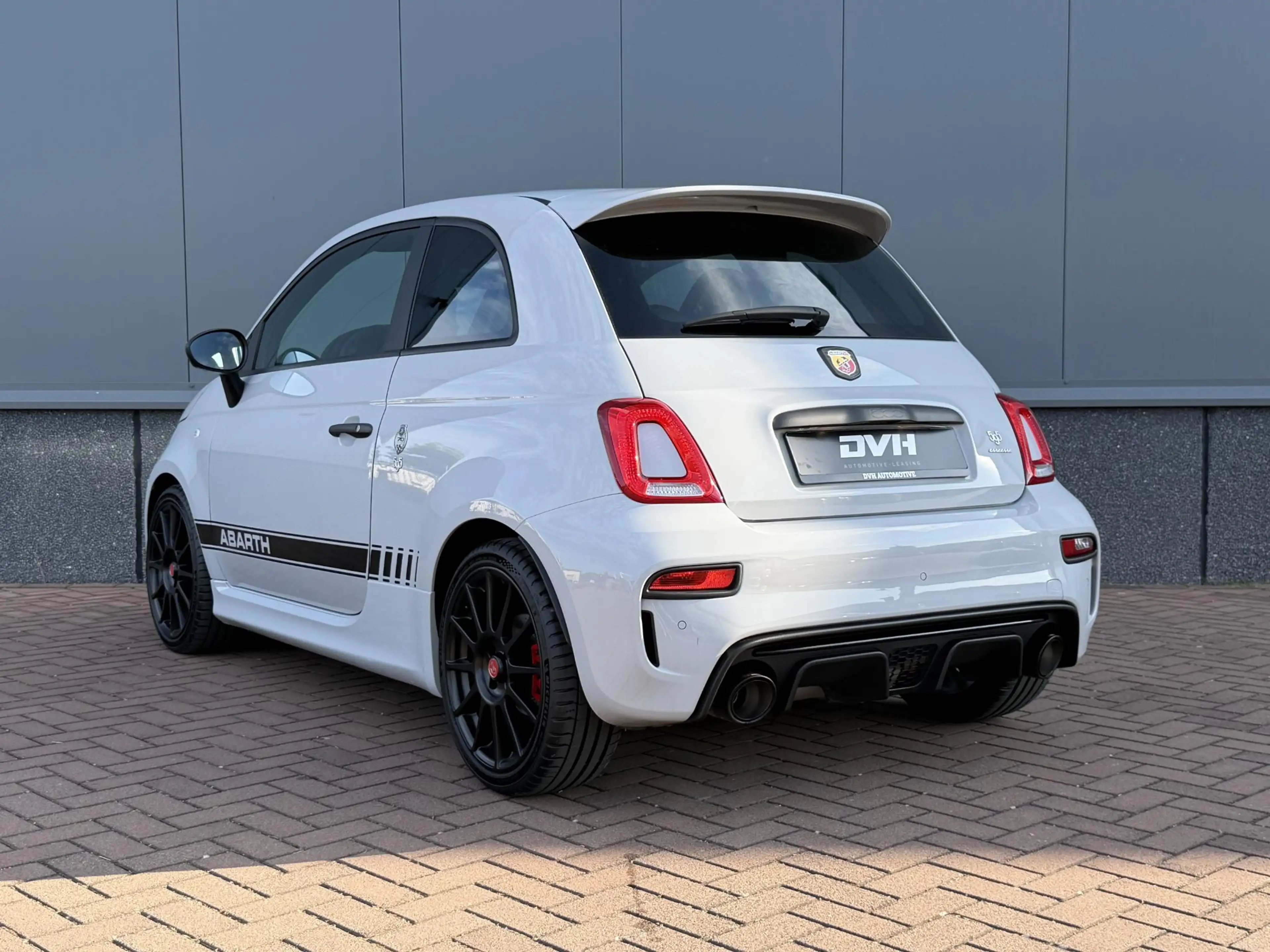Abarth 595 1.4 T-Jet Esseesse 70th Anniversary BEATS | AKRA | — photo 4