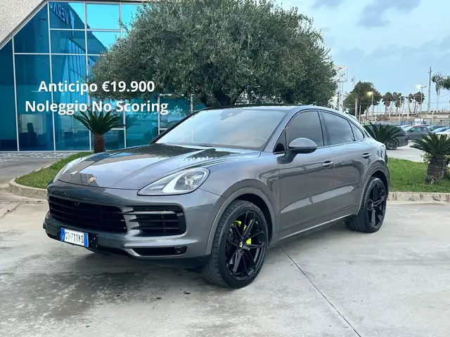 Porsche Cayenne Coupe e-hybrid Anticipo €19.900 noleggio noscoring