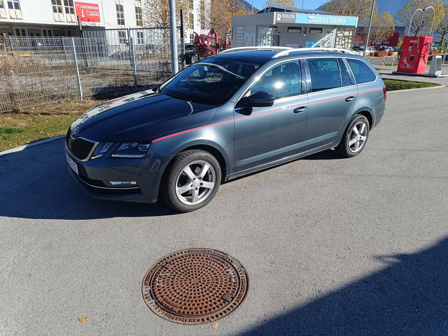 Skoda Octavia Combi 2.0 TDI DSG Premium Edition - 1