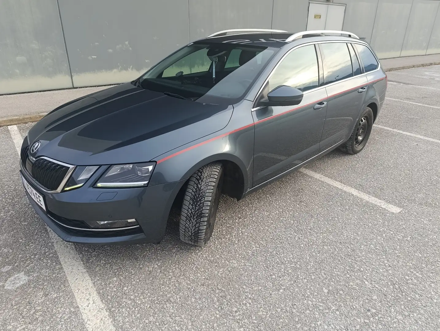 Skoda Octavia Combi 2.0 TDI DSG Premium Edition - 1