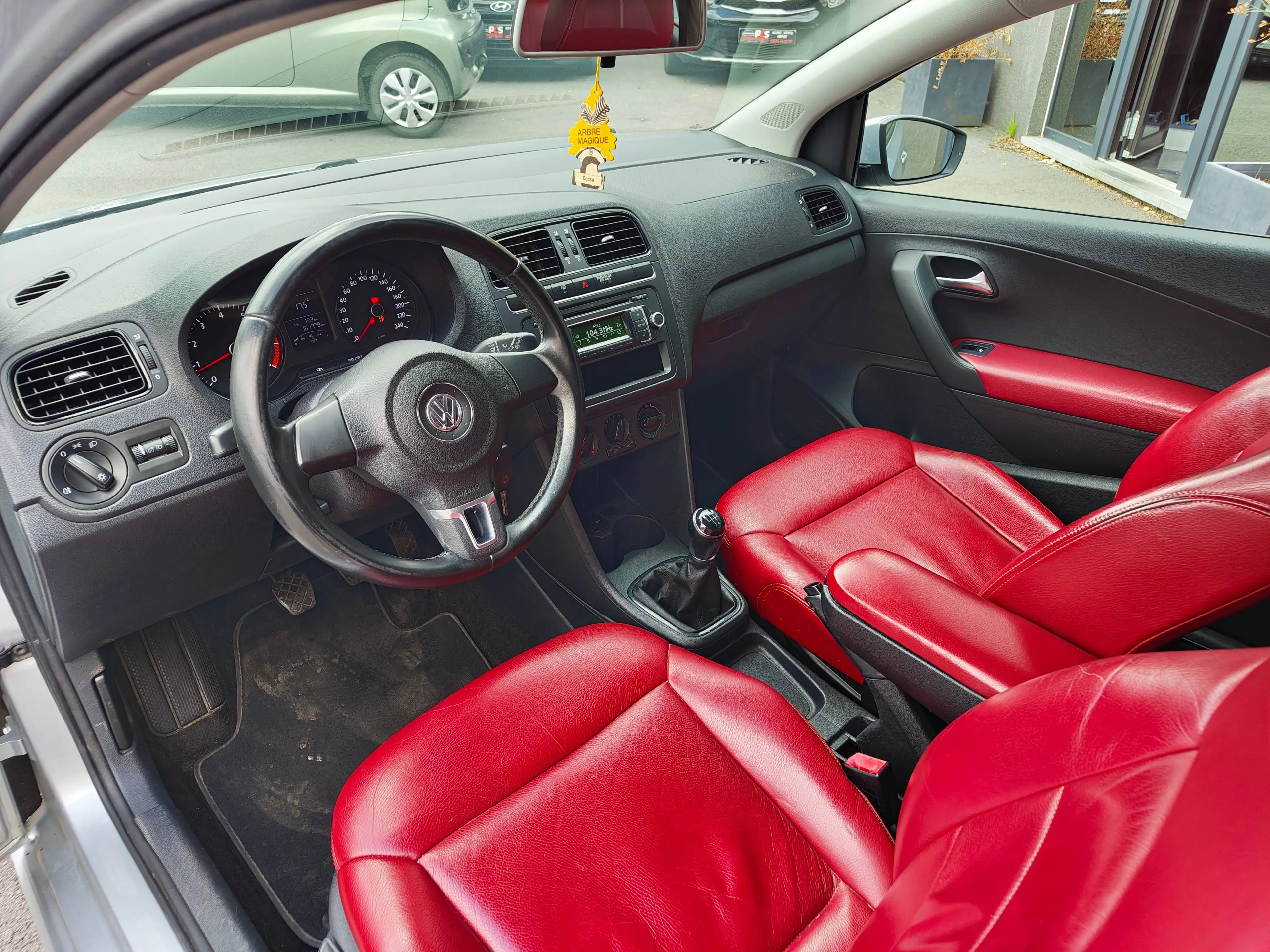 Volkswagen Polo Polo 1.2i Trendline *GPS*CLIM*CUIR*GARANTIE 12 MOIS — photo 7