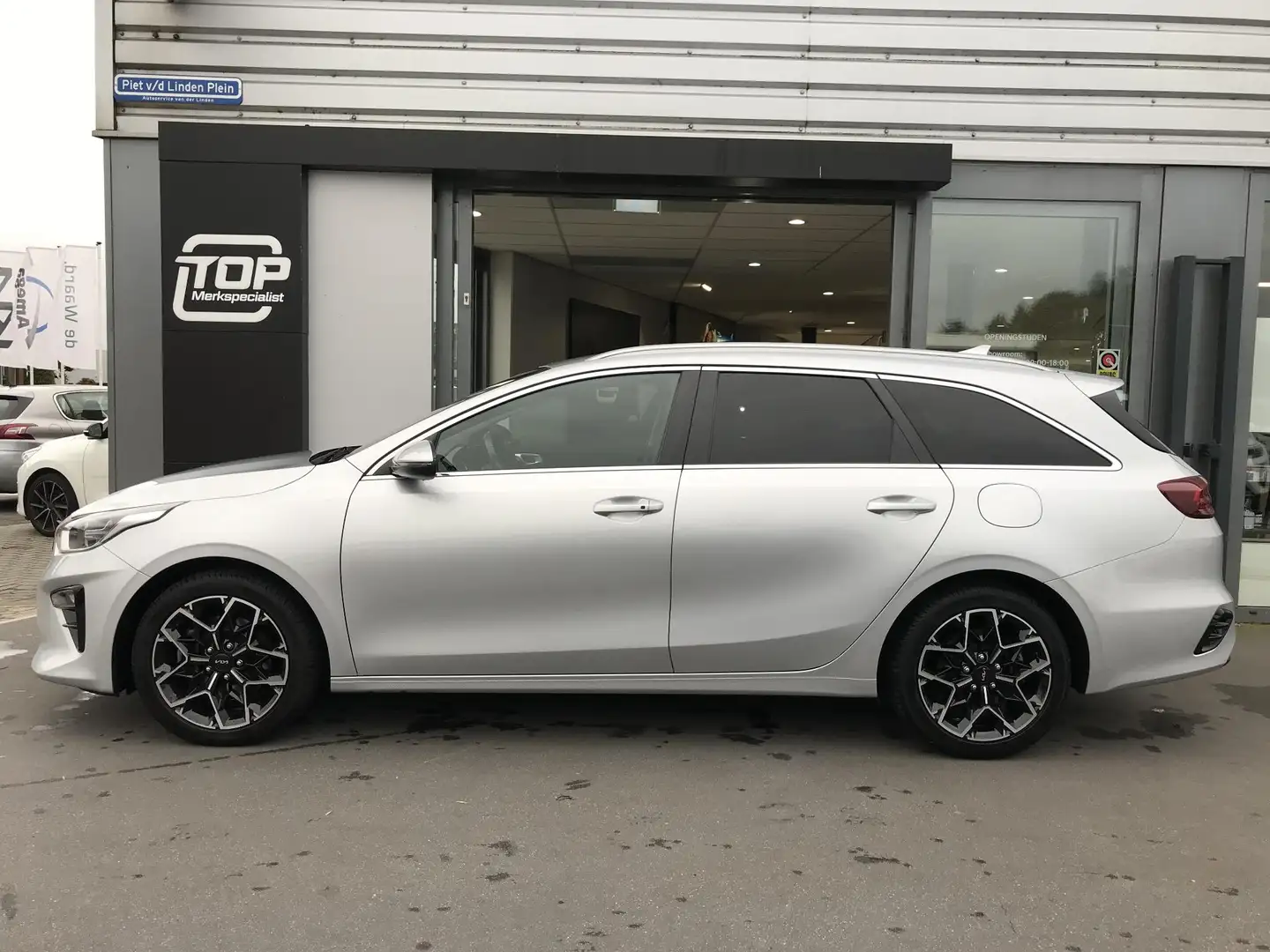 Kia Ceed SW / cee'd SW Sportswagon 1.0 T-GDi DynamicPlusLine 120pk 7 JAAR Grijs - 2