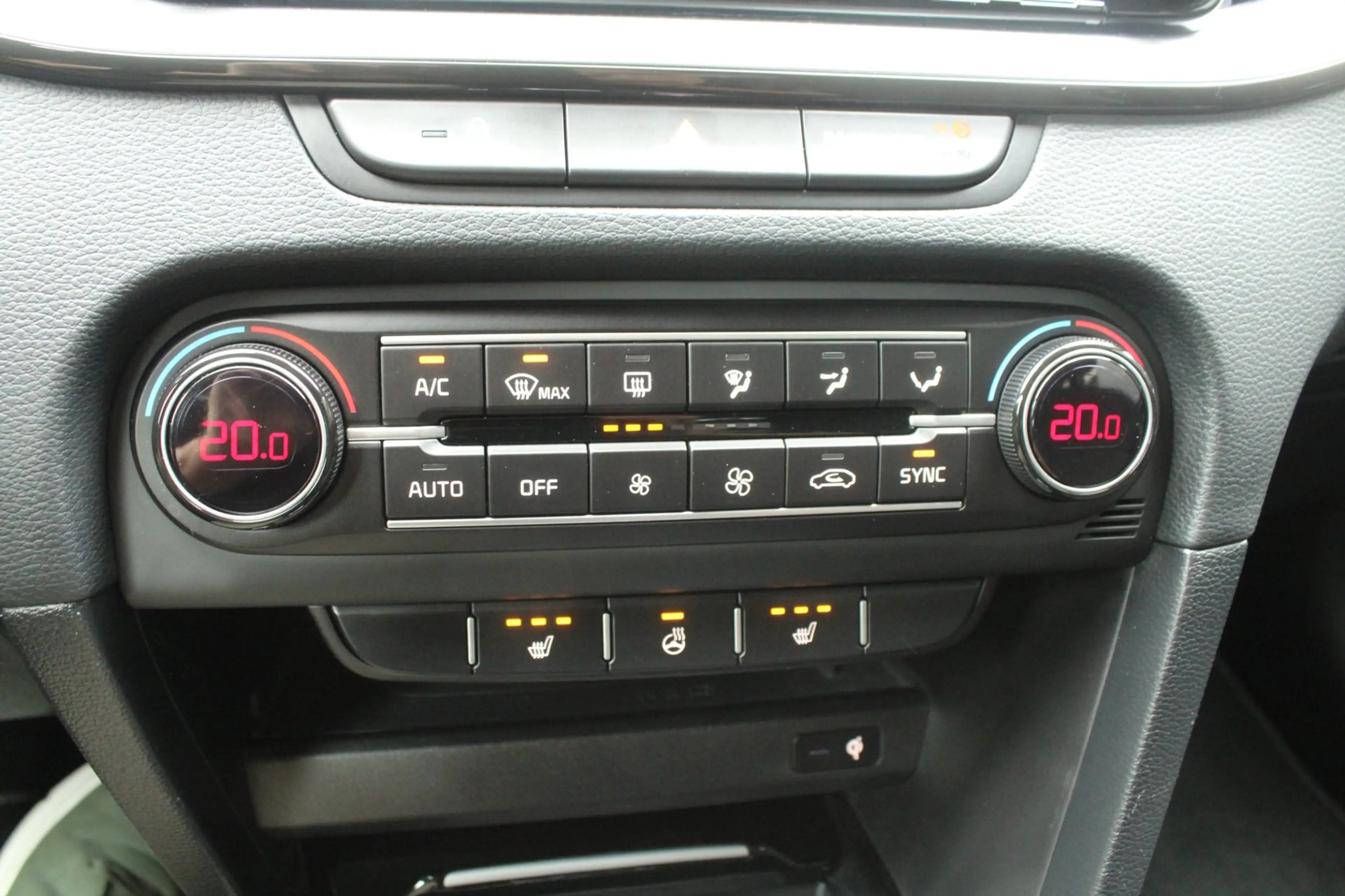 Kia Ceed SW / cee'd SW Sportswagon 1.5 T-GDi 140pk DynamicPlusLine Trekha — photo 16