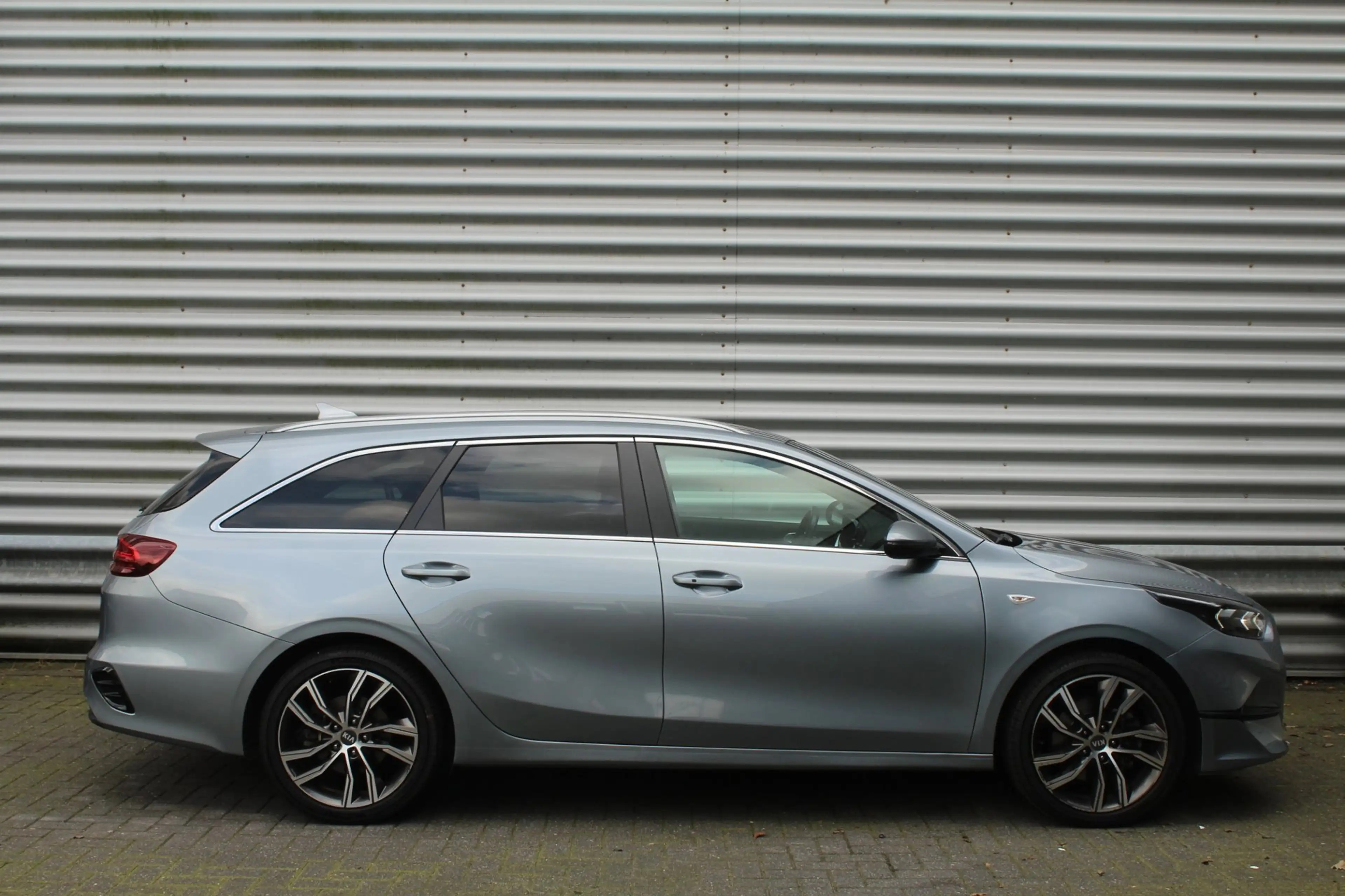 Kia Ceed SW / cee'd SW Sportswagon 1.5 T-GDi 140pk DynamicPlusLine Trekha — photo 4